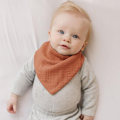 bavoir-bandana-pratique-absorbant-et-stylé