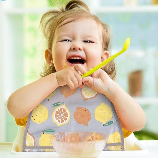 bavoir-bébé-ergonomique-confort-optimal-et-impermeable-printemps