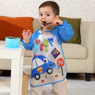 bavoir-doux-imperméable-manche-longue-rouge-fraise