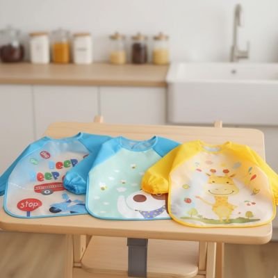 bavoir-manche-longue-poche-récupératrice-protection-intrégrale-girafe