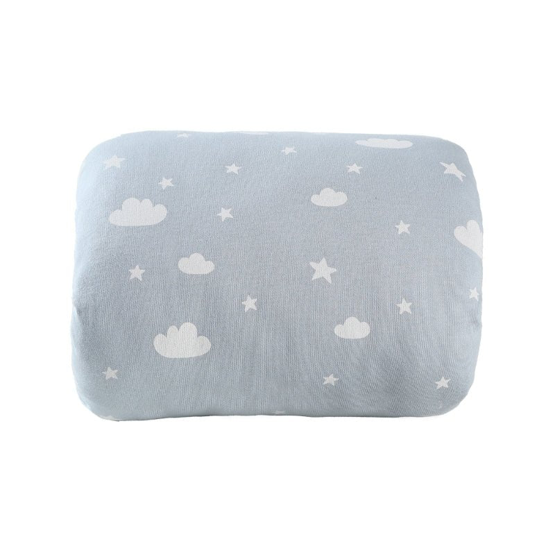 coussin d'allaitement étoiles et nuages sur fond bleu perfectsupport