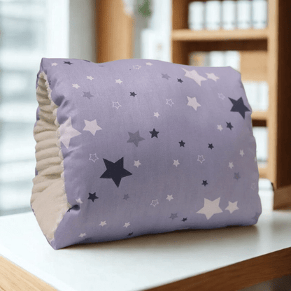 coussin d'allaitement étoiles sur fond bleu ciel confortmaximum
