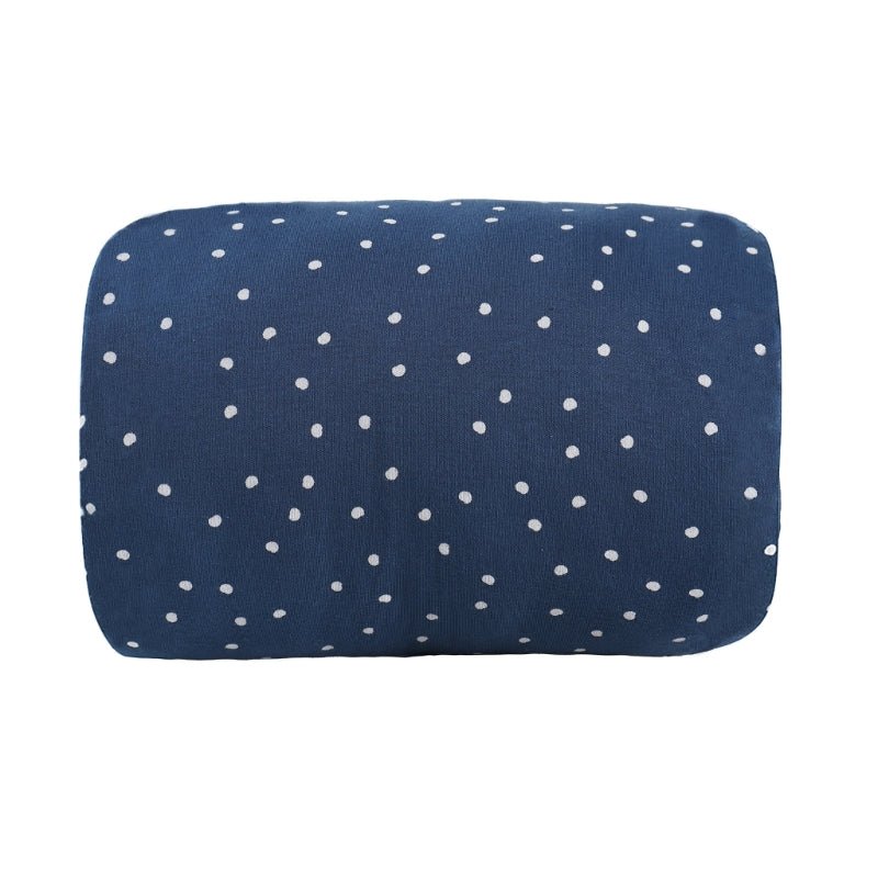 coussin d'allaitement points blancs sur fond bleu tendercuddle