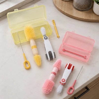 Goupillon biberon multifonction set de 4 sur plan de travail