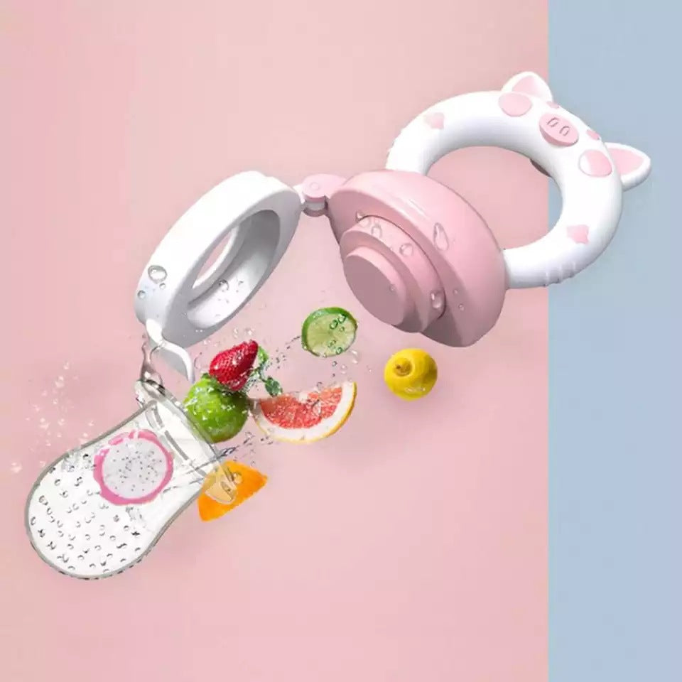 Grignoteuse-bb-ouverte-illustrant-remplissage-avec-fruit-pour degustation