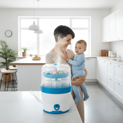 Stérilisateur-biberon-vapeur-3-en-1-bleu-en-fonctionnement-dans-cuisine-avec-maman-et-bébé